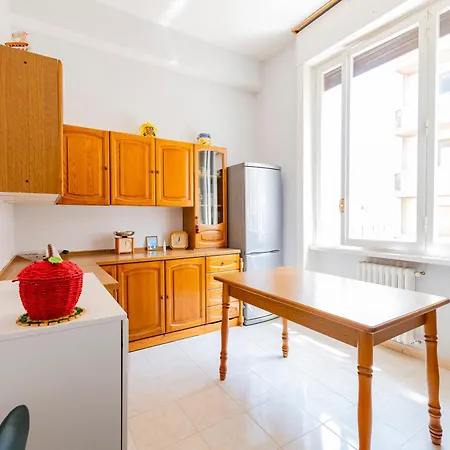 Apartment Guesthost - In The Centre Near The Station! *