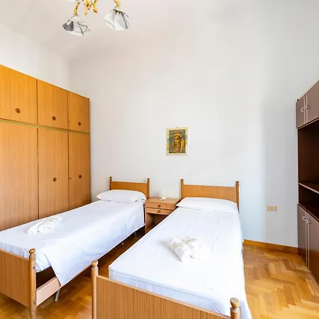 Guesthost - In The Centre Near The Station! Apartament *