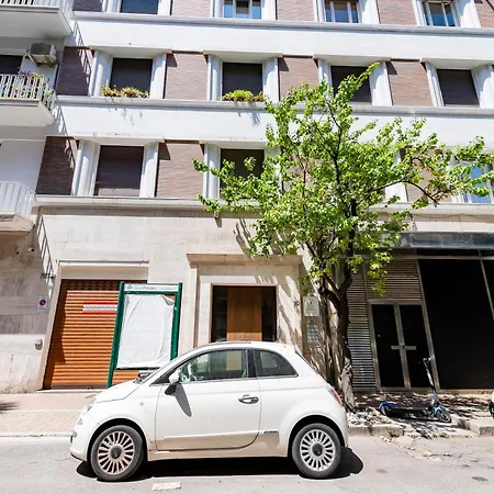 Guesthost - In The Centre Near The Station! *