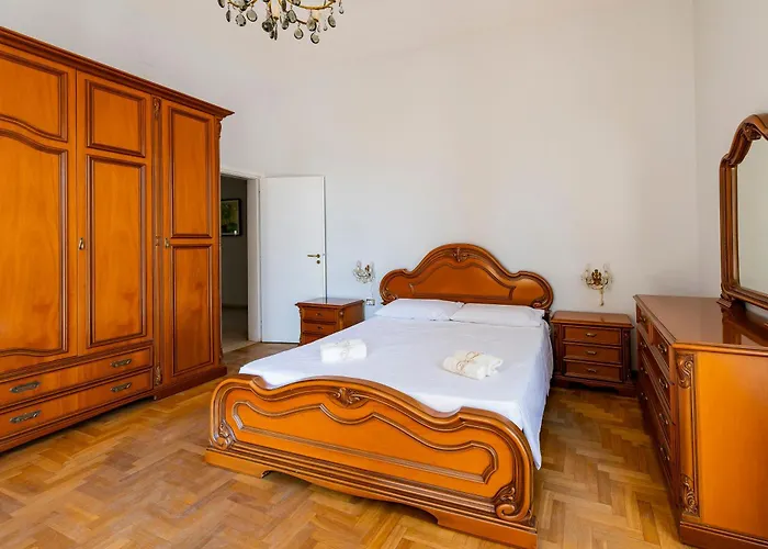 Guesthost - In The Centre Near The Station! Διαμέρισμα Πεσκάρα